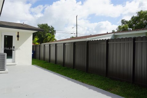 Купить виллу или дом в Майами, Флорида 3 спальни, 162.39м2, № 2064726 - фото 28