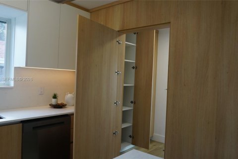 Купить виллу или дом в Майами, Флорида 3 спальни, 162.39м2, № 2064726 - фото 25