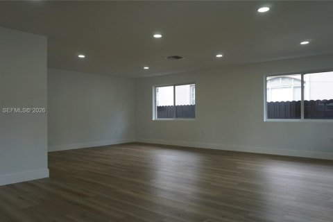 Купить виллу или дом в Майами, Флорида 3 спальни, 162.39м2, № 2064726 - фото 3