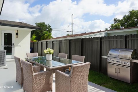 Купить виллу или дом в Майами, Флорида 3 спальни, 162.39м2, № 2064726 - фото 30