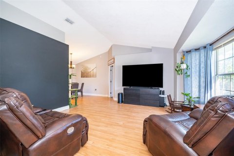 Casa en venta en Deltona, Florida, 3 dormitorios, 160.26 m2 № 1835726 - foto 6