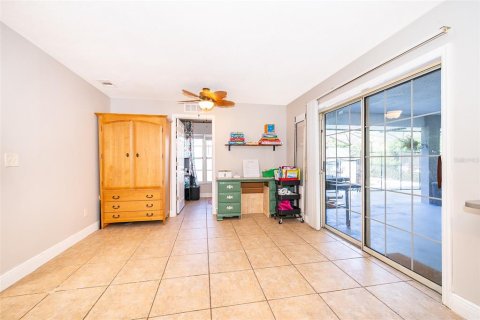 Casa en venta en Deltona, Florida, 3 dormitorios, 160.26 m2 № 1835726 - foto 15