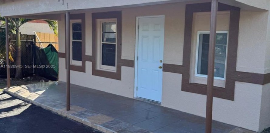 Дом в Форт-Лодердейл, Флорида 3 спальни, 77.67м2 № 1991729