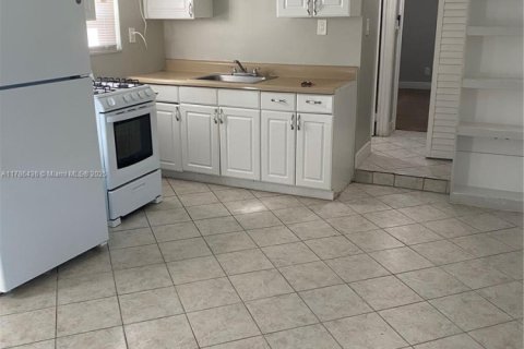 Commercial property in West Palm Beach, Florida 156.91 sq.m. № 1862378 - photo 8