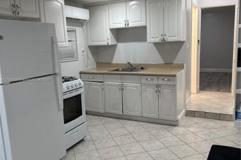 Commercial property in West Palm Beach, Florida 156.91 sq.m. № 1862378 - photo 7