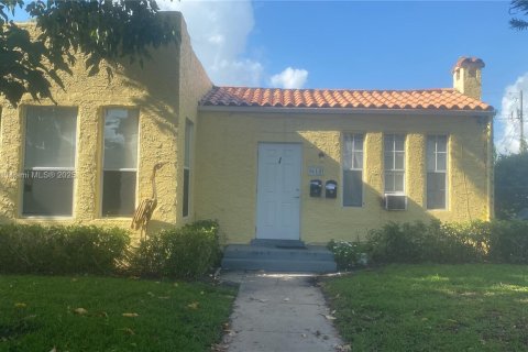 Commercial property in West Palm Beach, Florida 156.91 sq.m. № 1862378 - photo 1