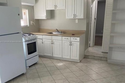 Commercial property in West Palm Beach, Florida 156.91 sq.m. № 1862378 - photo 16