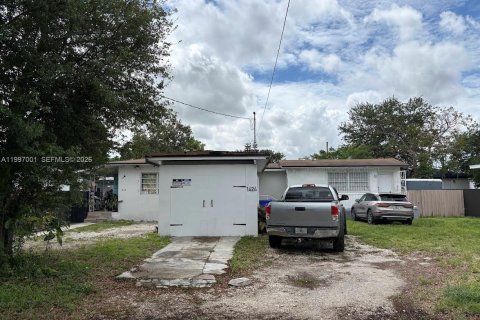 Casa en Miami, Florida 4 dormitorios, 132.66 m2 № 2089902