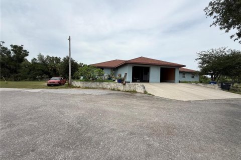 House in Palmetto, Florida 6 bedrooms, 232.44 sq.m. № 2122664 - photo 6