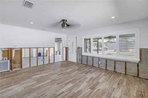 Casa en venta en Saint Petersburg, Florida, 3 dormitorios, 104.52 m2 № 1733650 - foto 10