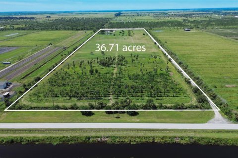 House in St. Lucie, Florida 2 bedrooms, 156.08 sq.m. № 2251591 - photo 5