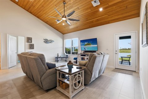 House in St. Lucie, Florida 2 bedrooms, 156.08 sq.m. № 2251591 - photo 22