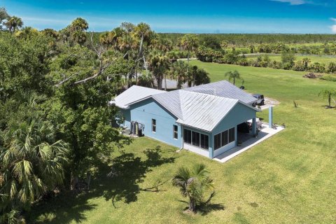 House in St. Lucie, Florida 2 bedrooms, 156.08 sq.m. № 2251591 - photo 6