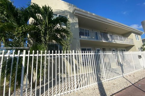 Immobilier commercial à vendre à Miami Beach, Floride: 386.66 m2 № 2005849 - photo 2
