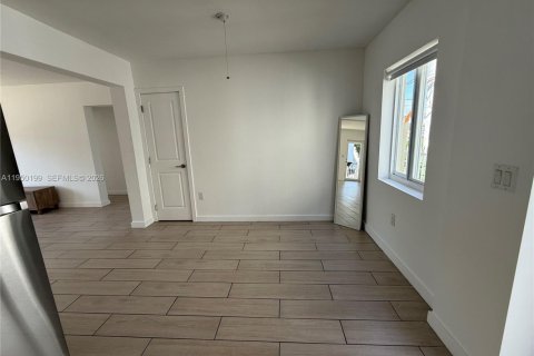 Immobilier commercial à vendre à Miami Beach, Floride: 386.66 m2 № 2005849 - photo 15