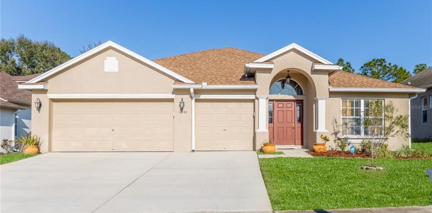 Casa en Spring Hill, Florida 4 dormitorios, 244.33 m2 № 1515453