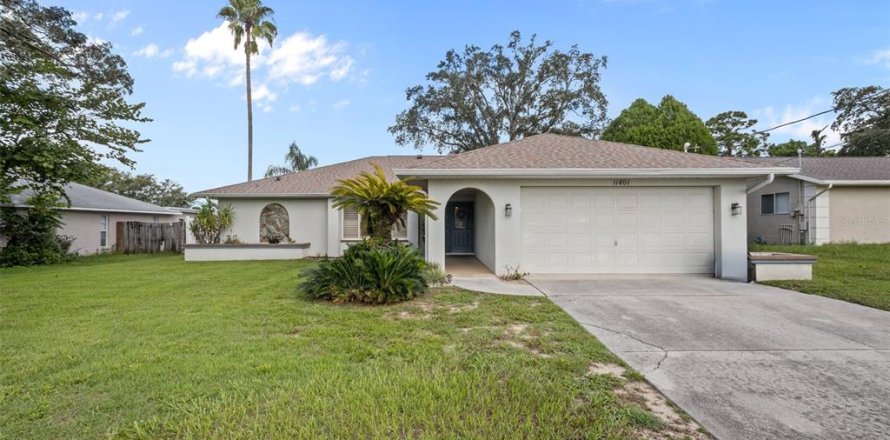 House in Spring Hill, Florida 3 bedrooms, 135.64 sq.m. № 2347331