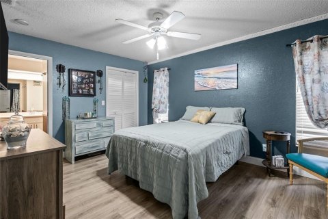 House in Spring Hill, Florida 3 bedrooms, 135.64 sq.m. № 2347331 - photo 11