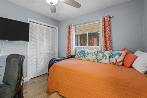 House in Spring Hill, Florida 3 bedrooms, 135.64 sq.m. № 2347331 - photo 18