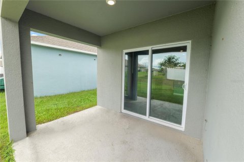 Villa ou maison à vendre à Eagle Lake, Floride: 4 chambres, 171.96 m2 № 2339047 - photo 23