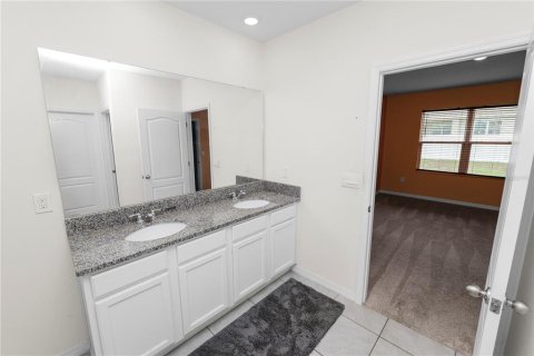Villa ou maison à vendre à Eagle Lake, Floride: 4 chambres, 171.96 m2 № 2339047 - photo 15