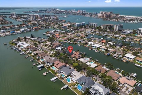 Villa ou maison à louer à Clearwater, Floride: 4 chambres, 225.57 m2 № 1687927 - photo 4