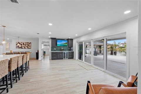 Villa ou maison à louer à Clearwater, Floride: 4 chambres, 225.57 m2 № 1687927 - photo 12