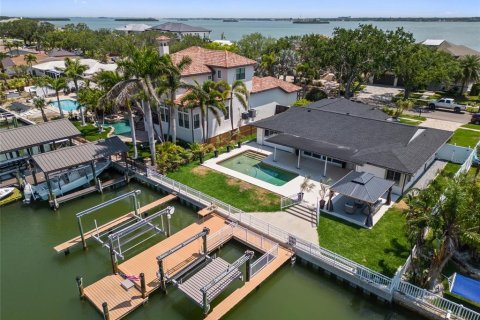 Villa ou maison à louer à Clearwater, Floride: 4 chambres, 225.57 m2 № 1687927 - photo 2