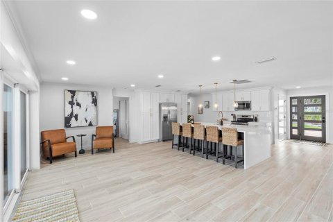 Villa ou maison à louer à Clearwater, Floride: 4 chambres, 225.57 m2 № 1687927 - photo 11