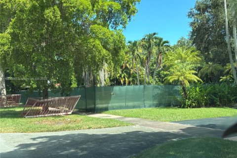 Land in Coral Gables, Florida № 1875729 - photo 1