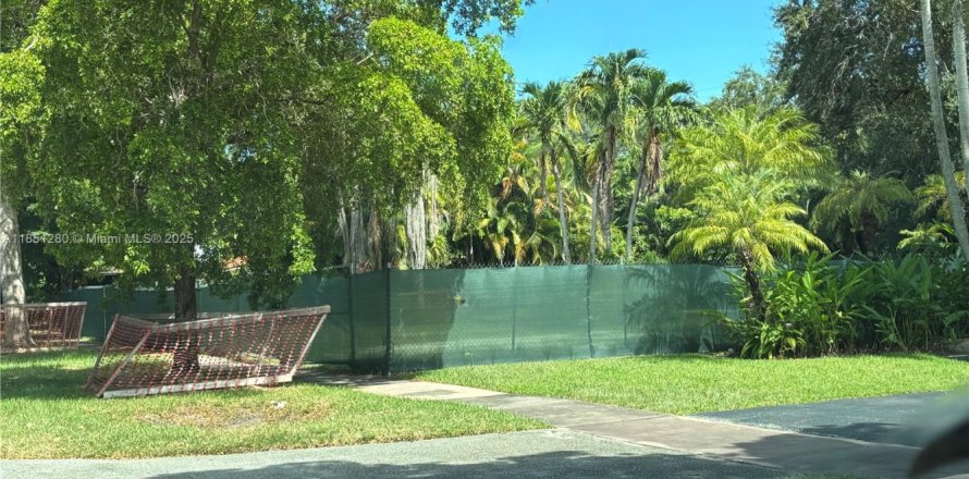 Terreno en Coral Gables, Florida № 1875729