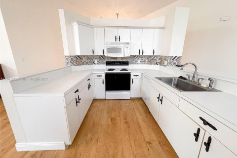 Casa en alquiler en Boca Raton, Florida, 3 dormitorios, 192.68 m2 № 1890098 - foto 8