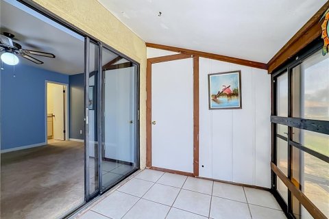 Condo in Bradenton, Florida, 2 bedrooms № 2151571 - photo 18