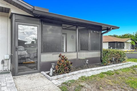 Condo in Bradenton, Florida, 2 bedrooms № 2151571 - photo 19