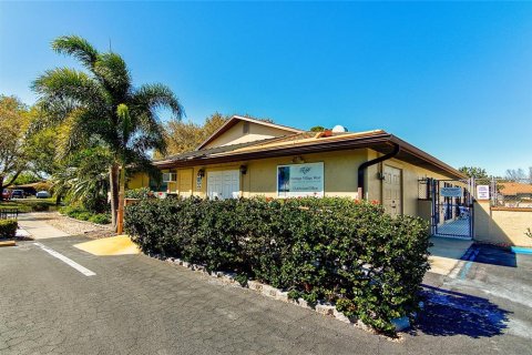Condo in Bradenton, Florida, 2 bedrooms № 2151571 - photo 21