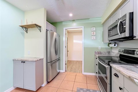 Condo in Bradenton, Florida, 2 bedrooms № 2151571 - photo 6
