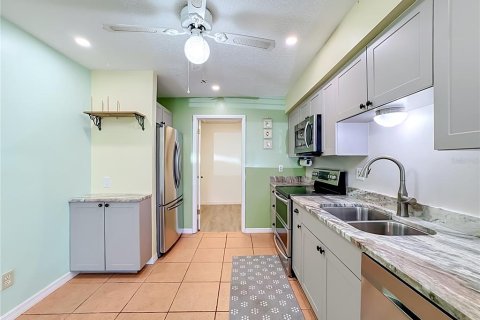 Condo in Bradenton, Florida, 2 bedrooms № 2151571 - photo 2