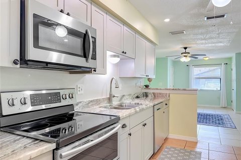 Condo in Bradenton, Florida, 2 bedrooms № 2151571 - photo 3