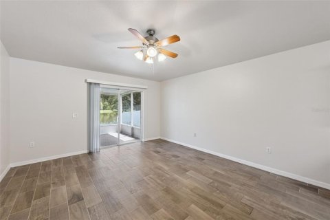House in Orlando, Florida 3 bedrooms, 151.52 sq.m. № 2358133 - photo 9