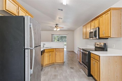House in Orlando, Florida 3 bedrooms, 151.52 sq.m. № 2358133 - photo 5