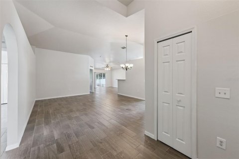 House in Orlando, Florida 3 bedrooms, 151.52 sq.m. № 2358133 - photo 3