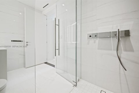 Снять в аренду кондоминиум в Майами, Флорида 1 спальня, 63.08м2, № 2060429 - фото 11