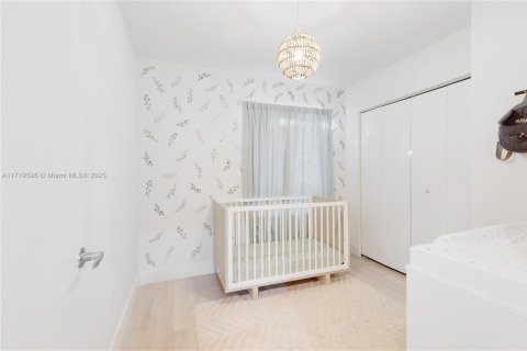 Condo in Miami, Florida, 3 bedrooms  № 1865296 - photo 16