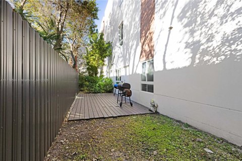 Condo in Miami, Florida, 3 bedrooms  № 1865296 - photo 22