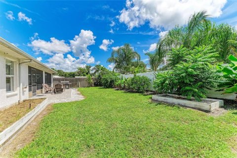 House in Sarasota, Florida 3 bedrooms, 168.43 sq.m. № 2409794 - photo 30