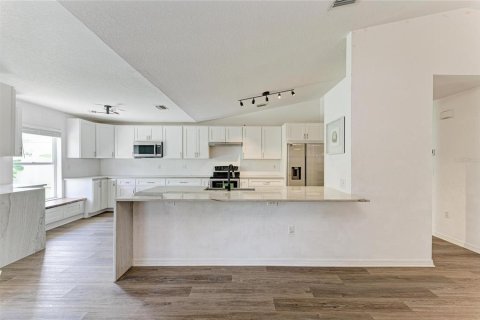 House in Sarasota, Florida 3 bedrooms, 168.43 sq.m. № 2409794 - photo 16