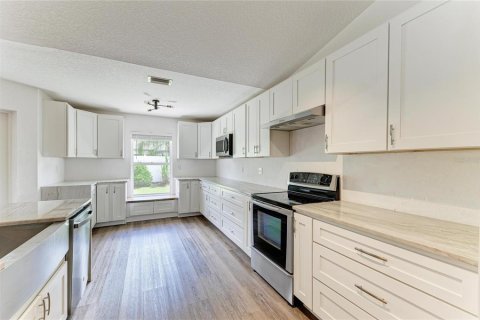 House in Sarasota, Florida 3 bedrooms, 168.43 sq.m. № 2409794 - photo 21