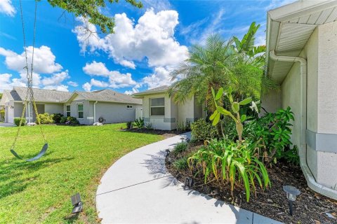 House in Sarasota, Florida 3 bedrooms, 168.43 sq.m. № 2409794 - photo 8