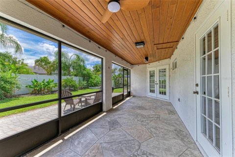 House in Sarasota, Florida 3 bedrooms, 168.43 sq.m. № 2409794 - photo 25
