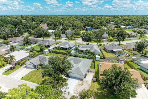 House in Sarasota, Florida 3 bedrooms, 168.43 sq.m. № 2409794 - photo 5
